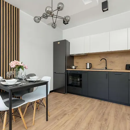 Modern Close To The Center And The In By Renters 아파트 *