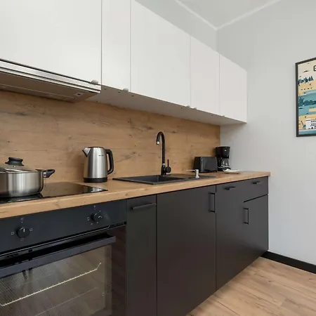 Modern Close To The Center And The In By Renters 아파트 *